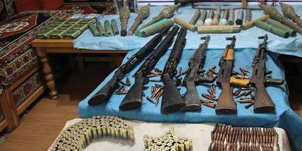 Mezarlık ve türbede PKK cephaneliği bulundu