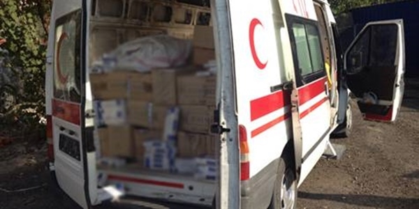 Ambulans görünümlü araçla sigara kaçakçılığı