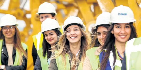 Ak Parti, kadınların gönlünü böyle kazanacak