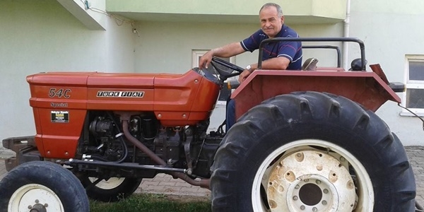 Emekli öğretmen traktör kazasında öldü