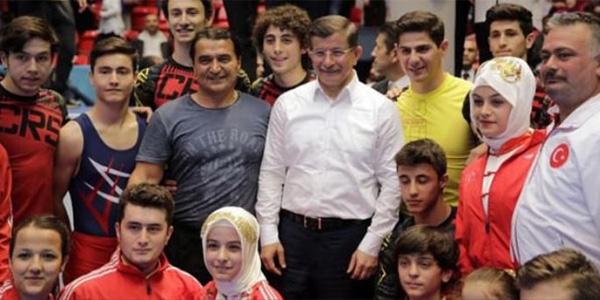 'Gençler için ayrı bakanlık kurulacak'