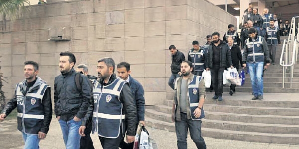 Kumpasın ucu Hava Kuvvetleri'ne uzandı