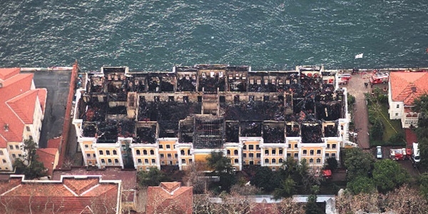 Galatasaray Üniversitesi'nde asansör kazası: 1 ölü