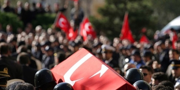 Şehit Teğmen Altuğ Pek için resmi tören düzenlendi