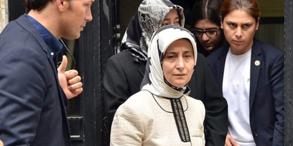 Sare Davutoğlu'ndan şehit ailesine taziye ziyareti