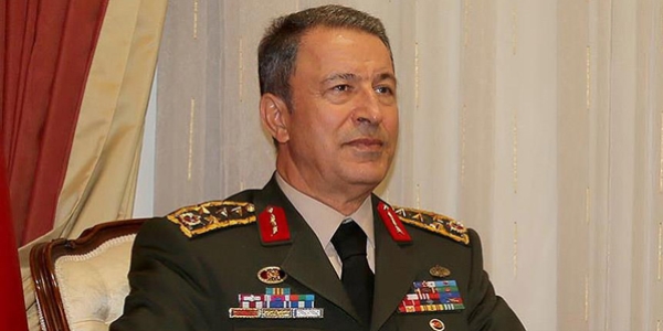 Genelkurmay Başkanı Akar şehit ailesini ziyaret etti