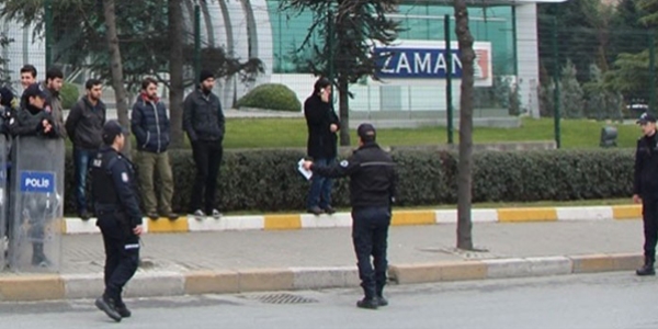 Polis, Zaman Gazetesi'nde arama yapyor