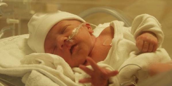Oksijensiz kalan bebek, 'beyin soutma' yntemiyle hayata tutundu