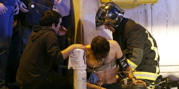 Paris'teki terör saldırılarında en az 153 kişi öldü
