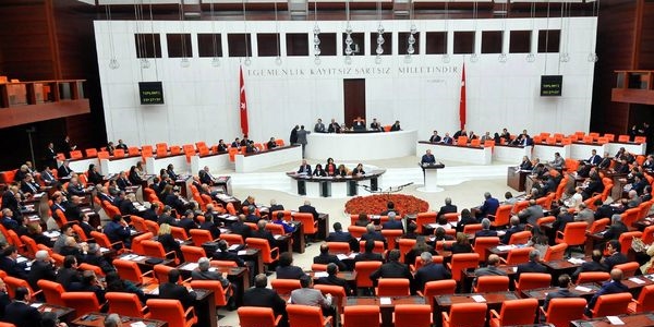 Milletvekilleri odalar�na kavu�tu