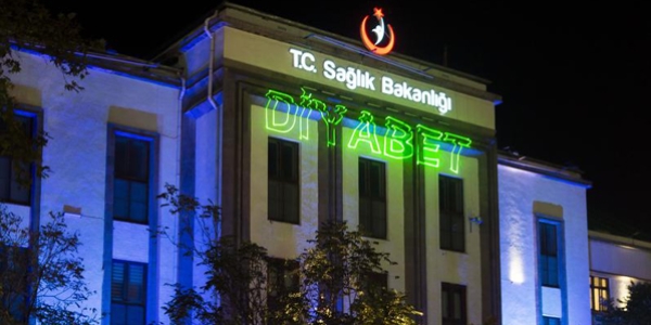 Sağlık Bakanlığı, 'diyabet' mavisine büründü