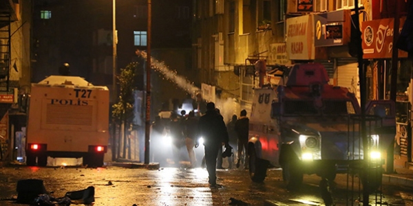 Ümraniye'de terör örgütü yandaşları çevreye zarar verdi