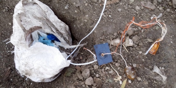 Van'da asfalt altına yerleştirilmiş bomba imha edildi