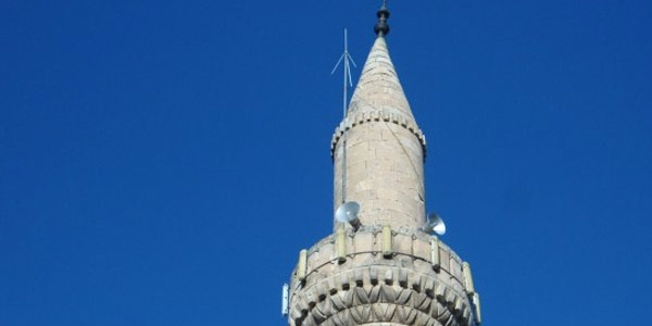 PKK camii minarelerinden terr rgt marlar alyor