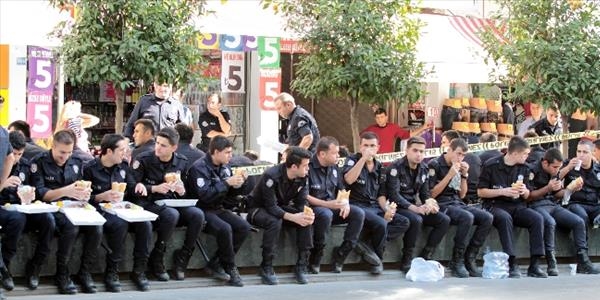 Zirve mesaisine 'ekmek arası'