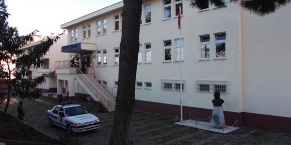 Asker, yolda bulduğu parayı sahibine teslim etti
