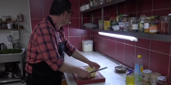 Aşçılığı mühendisliğe tercih etti