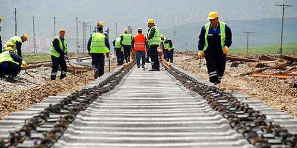 T�rk �irketi iki �lkeyi demiryolu ile birbirine ba�lad�