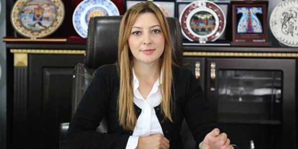 Cizre Belediye Ba�kan� Leyla �mret serbest b�rak�ld�