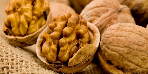 Ceviz ithalat�nda g�mr�k vergisi d���r�ld�