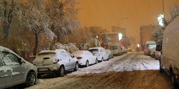 Gece en düşük hava sıcaklığı Ardahan ve Kars'ta ölçüldü