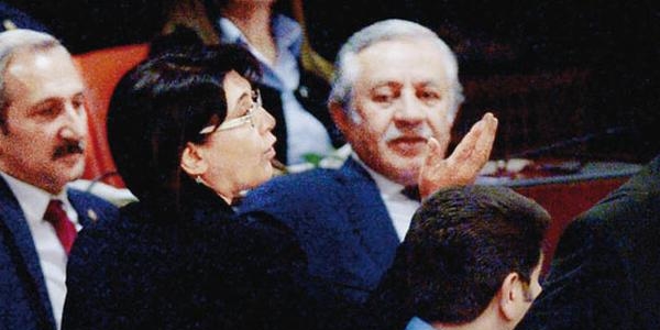 Zana, 5 birleşimde yok sayılırsa vekilliği düşebilir