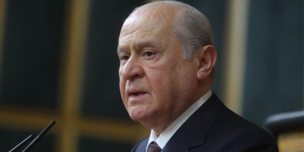 MHP'de Devlet Bah�eli'ye kar�� 3 ayr� cephe a��ld�