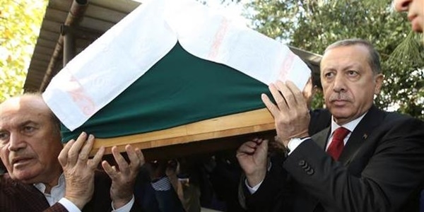 Erdo�an, arkada��n�n cenaze namaz�na kat�ld�