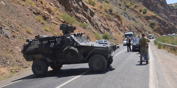 Hakkari'de 2 terörist yakalandı