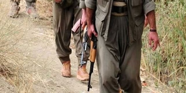 Hakkari'de bir terörist silahıyla sağ olarak yakalandı