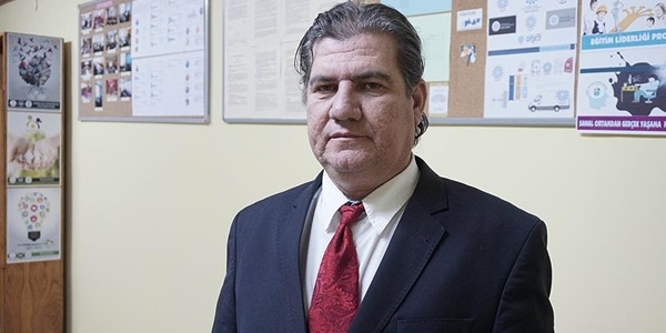 Öğrencilerine kavuşabilmek için organ bekliyor