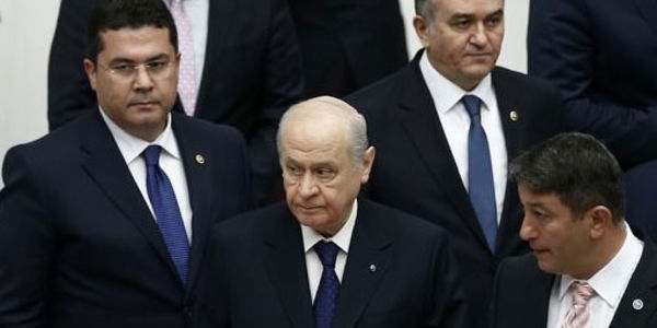 MHP'de 'AK Parti parçalanabilir' beklentisi!