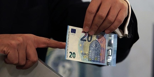Yeni 20 avroluk banknot yarın dolaşıma girecek