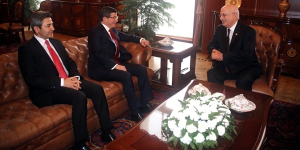 Davutoğlu, TBMM Başkanı Kahraman'ı ziyaret etti