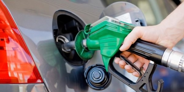 Benzine 12 kuruş zam geldi