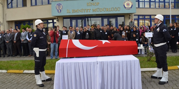 Kalp krizi ge�iren polis memuru hayat�n� kaybetti