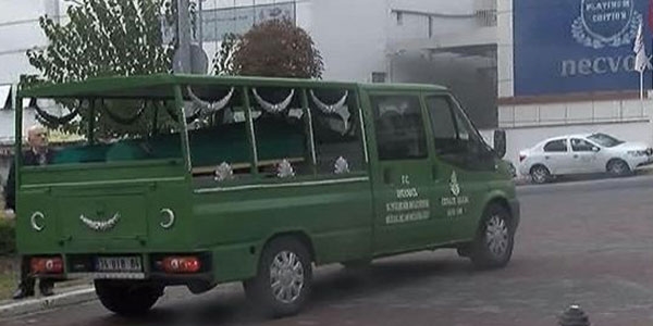 Kabin memuru evinde ölü bulundu