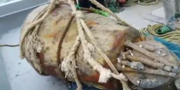 Osmanlı döneminden kalma mayın balıkçı ağına takıldı