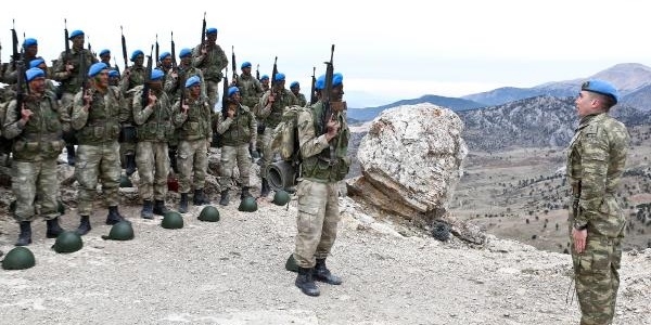 Komandoların ölümle burun buruna eğitimi
