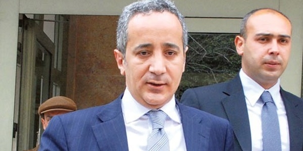 Fikret Seçen, Hollanda'ya kaçmış