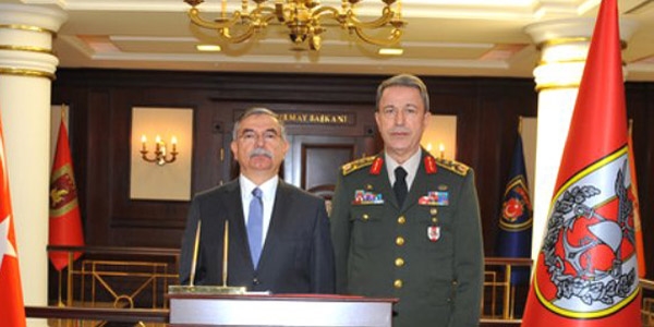 Orgeneral Akar, Bakan Y�lmaz ile g�r��t�