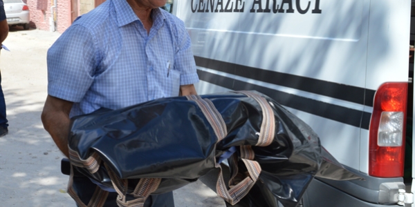 Böbrek ameliyatı geçiren bebek yatağında ölü bulundu