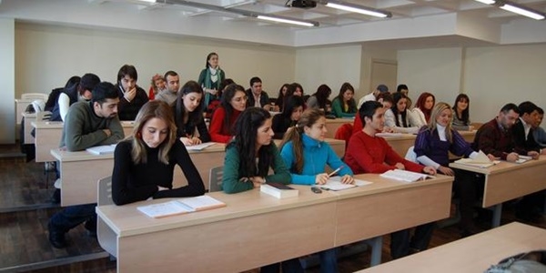 'T�rk ve Rus ��renciler ili�kilerin d�zelmesini istiyor'