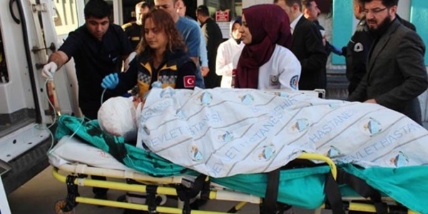 Bir polis ba��ndan vurulmu� halde bulundu!