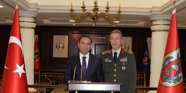 Bozdağ, Genelkurmay Başkanı Akar'ı ziyaret etti