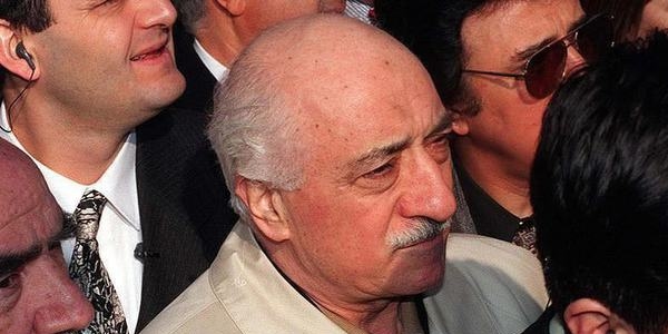 FETÖ'nün İK kurucusu yurt dışına kaçtı