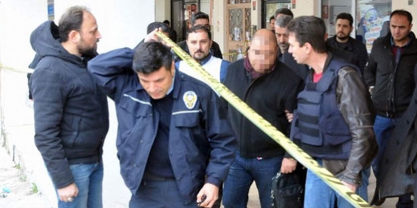 Emekli asker kendi işyerini silahla bastı