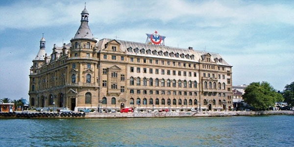 Tarihi Haydarpaşa Garı restore edilecek