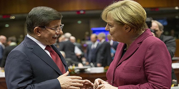 Babakan Davutolu Merkel ile grt