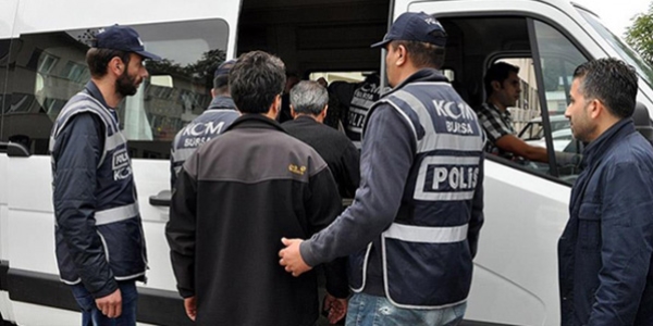 Bursa'daki FET/PDY operasyonu'nda 3 kii tutukland